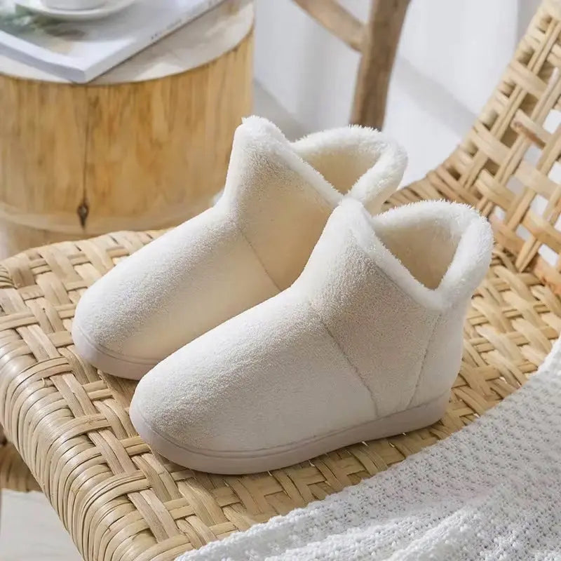 Chaussons d'hiver rembourrés pour femmes, coloris beige.